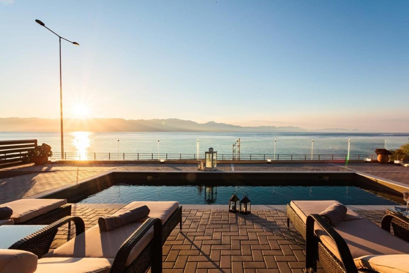 Seaside Summer Bliss - Aurora Luxury Pool Paradise Petalídhion Exteriér fotografie