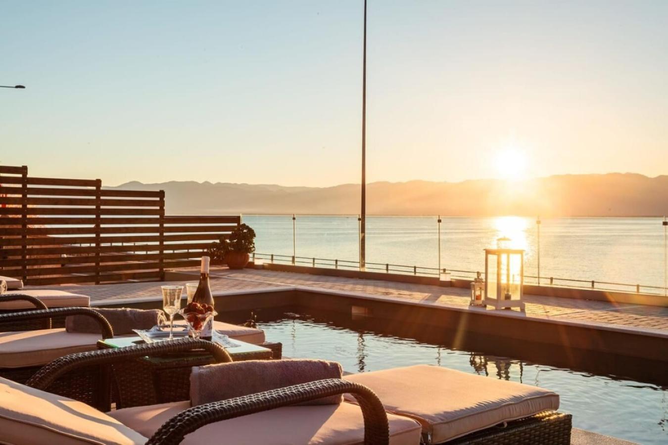 Seaside Summer Bliss - Aurora Luxury Pool Paradise Petalídhion Exteriér fotografie