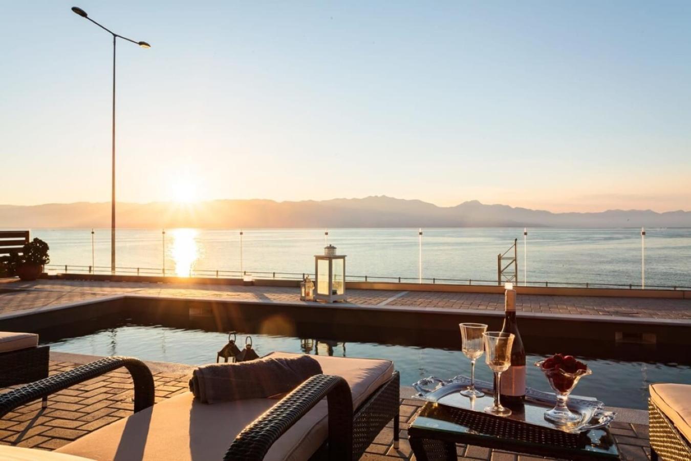 Seaside Summer Bliss - Aurora Luxury Pool Paradise Petalídhion Exteriér fotografie